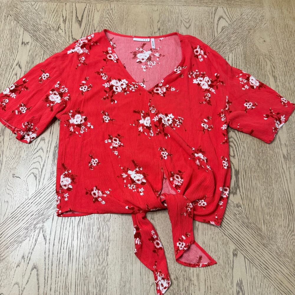 LUQ Women’s Large Red Floral Tie Front Top Blouse‎